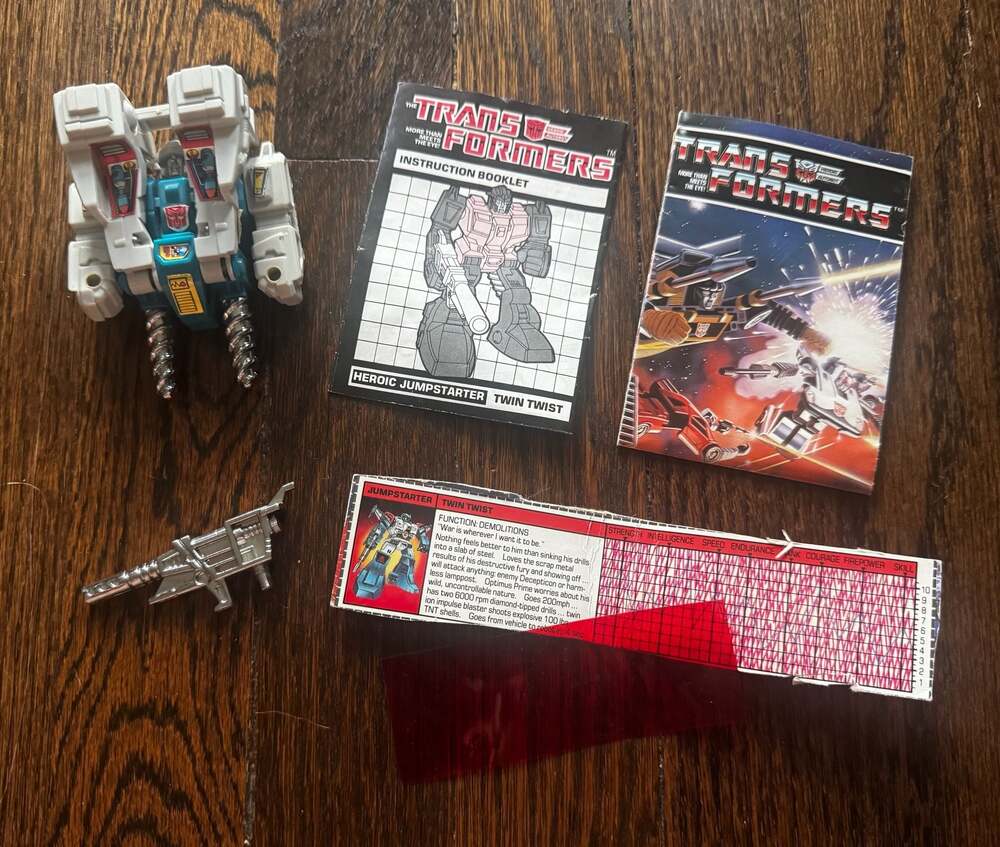 VTG ‘84 Transformers G1 Twin Twist w/ Weapon, Instructions, and Catalog COMPLETE